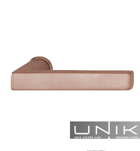 The HOPPE Dallas M1643/845 mini rose door handle set in satin black installed on a modern, light-colored door, demonstrating its sleek profile and how it complements a minimalist aesthetic.
Image 3